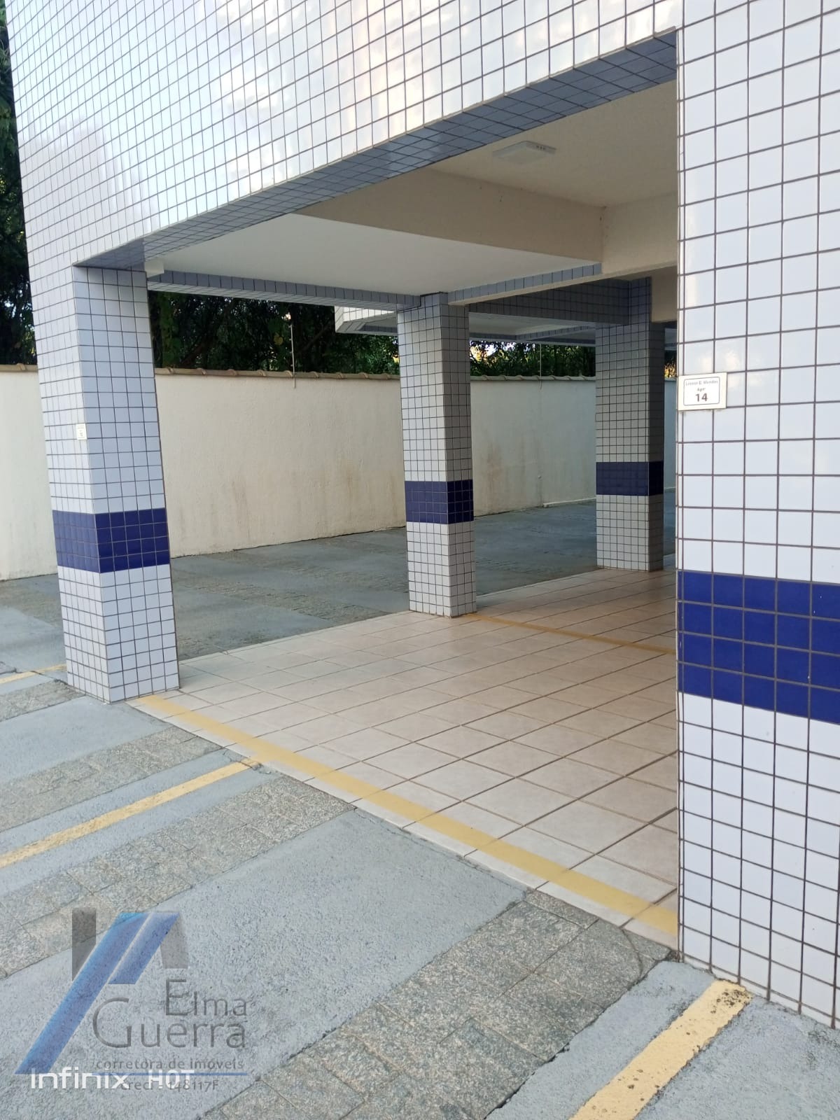 Ubatuba, Itagua - Apartamento de 02 dormitórios sendo 01 suíte, a 150 metros da praia.