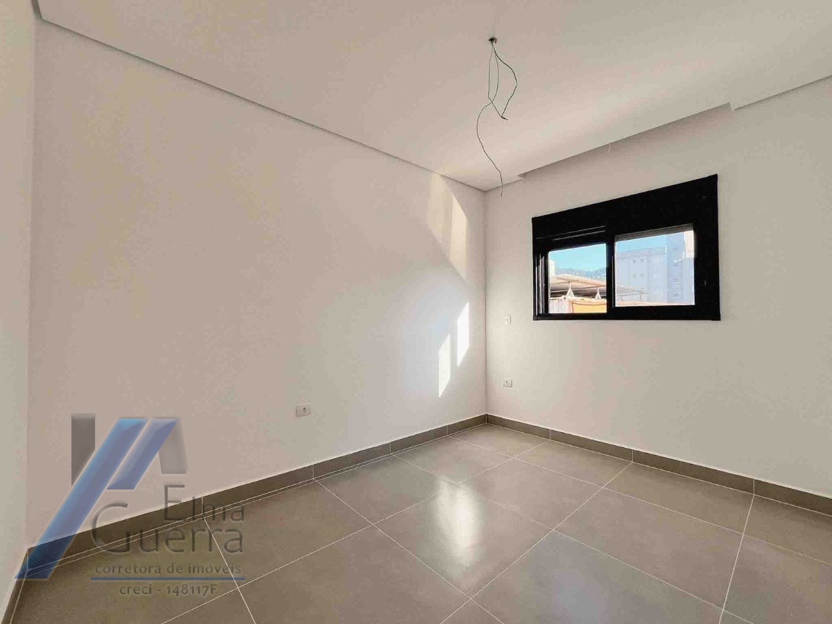 Ubatuba, Itaguá - Apartamento com 02 dormitórios sendo 01 suíte e área de lazer em local tranquilo.