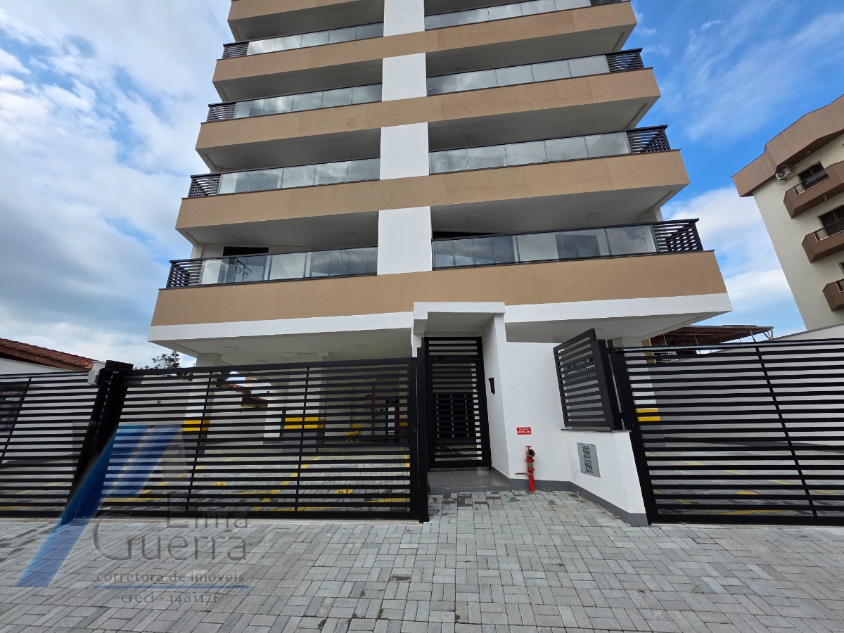 Ubatuba, Itaguá - Apartamento com 02 dormitórios sendo 01 suíte e área de lazer em local tranquilo.