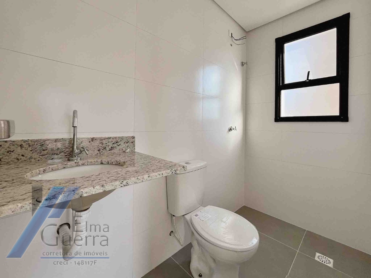 Ubatuba, Itaguá - Apartamento com 02 dormitórios sendo 01 suíte e área de lazer em local tranquilo.