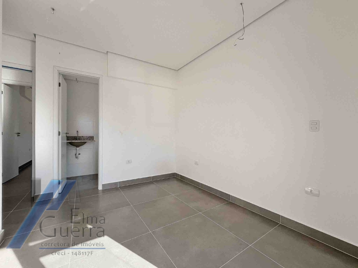 Ubatuba, Itaguá - Apartamento com 02 dormitórios sendo 01 suíte e área de lazer em local tranquilo.