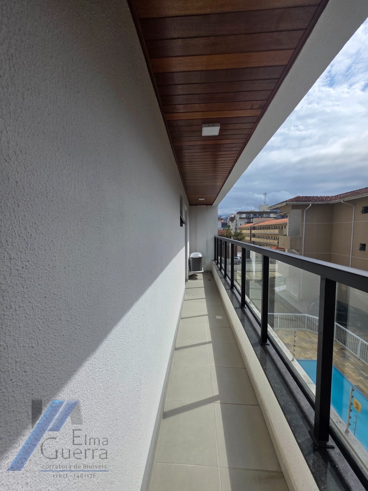 Ubatuba, Itaguá - Apartamento mobiliado com 02 dormitórios sendo 01 suíte e área de lazer.