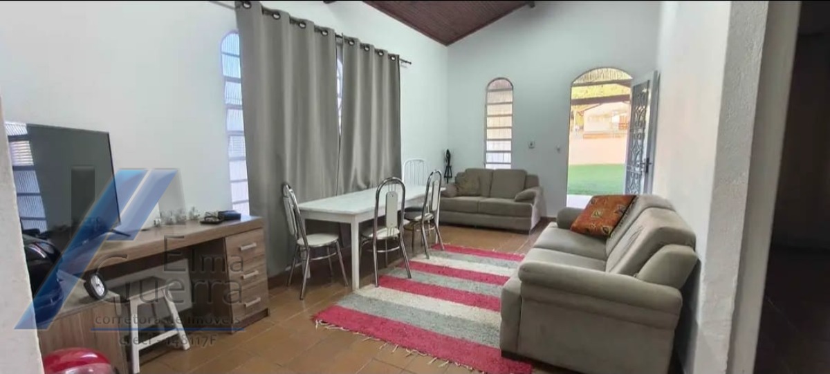 Ubatuba, Pereque - Açu - Casa com 02 dormitórios, com terreno de 357 m2 com área construída 132m2..