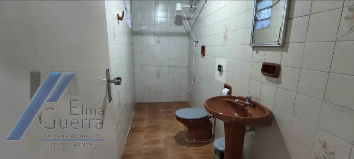 Ubatuba, Pereque - Açu - Casa com 02 dormitórios, com terreno de 357 m2 com área construída 132m2..