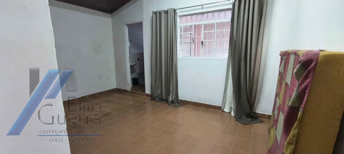Ubatuba, Pereque - Açu - Casa com 02 dormitórios, com terreno de 357 m2 com área construída 132m2..