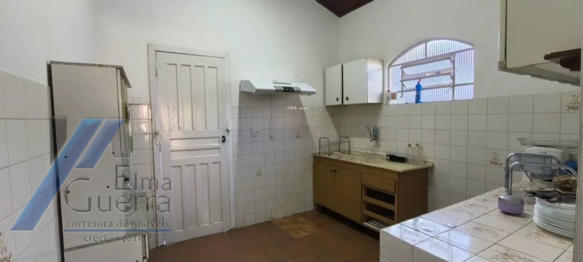 Ubatuba, Pereque - Açu - Casa com 02 dormitórios, com terreno de 357 m2 com área construída 132m2..