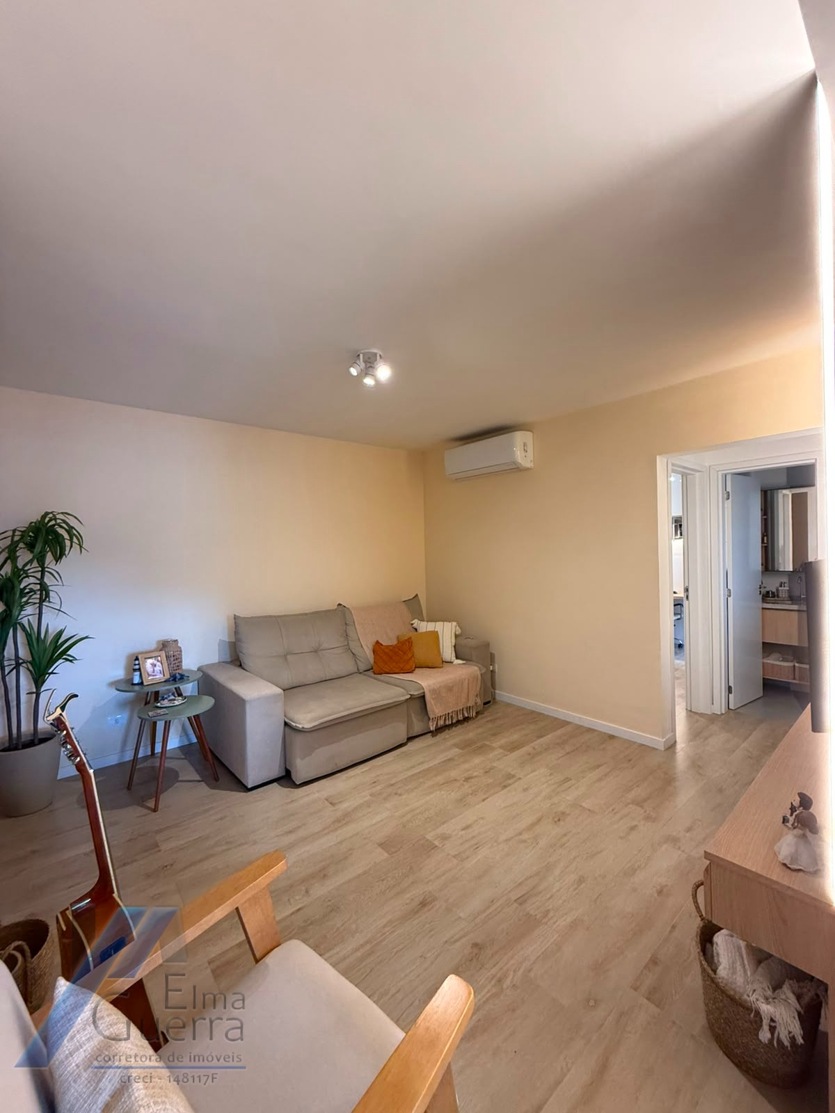 Ubatuba, Itaguá - Apartamento mobiliada com 02 dormitórios sendo 01 suíte, área de lazer completa.