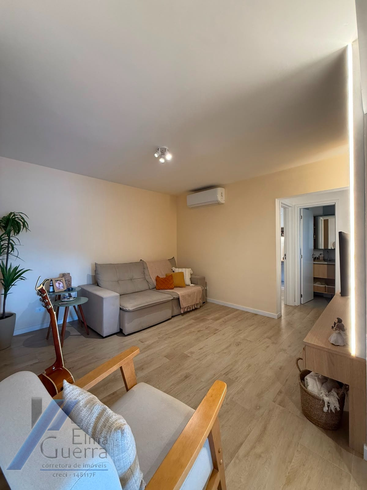 Ubatuba, Itaguá - Apartamento mobiliada com 02 dormitórios sendo 01 suíte, área de lazer completa.