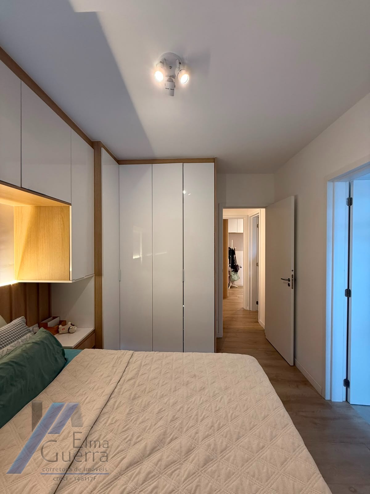 Ubatuba, Itaguá - Apartamento mobiliada com 02 dormitórios sendo 01 suíte, área de lazer completa.