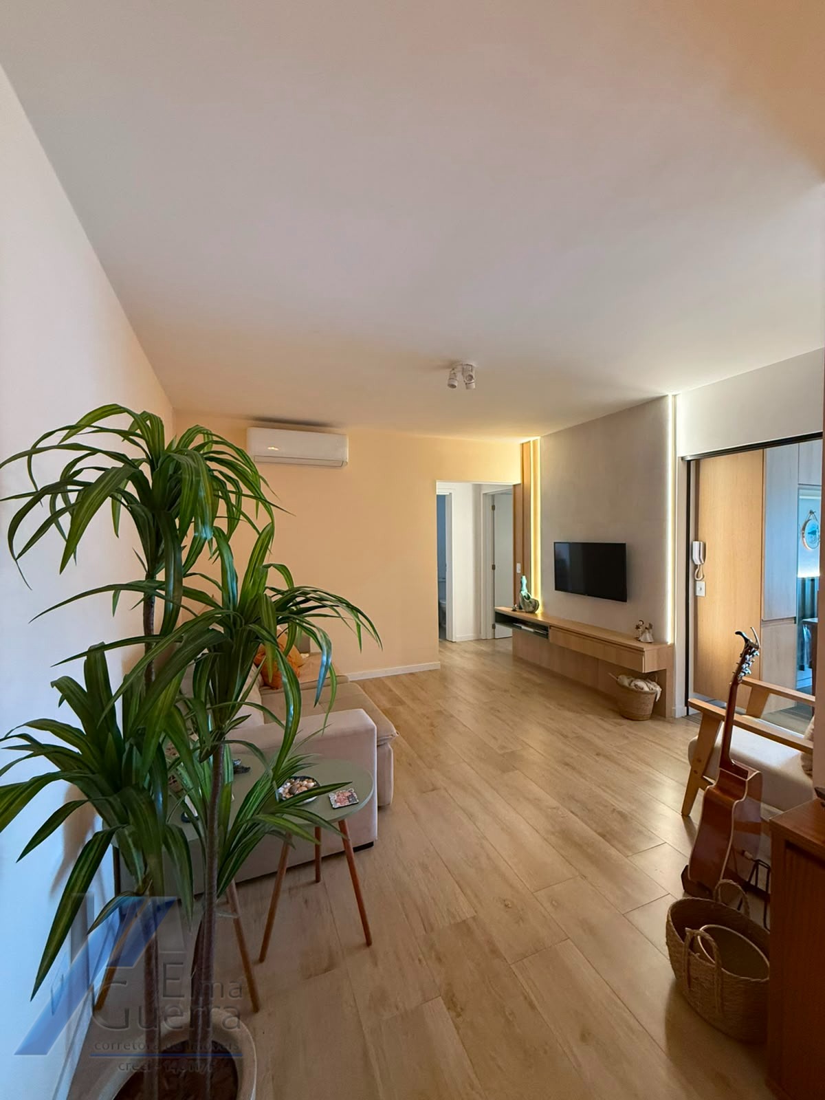 Ubatuba, Itaguá - Apartamento mobiliada com 02 dormitórios sendo 01 suíte, área de lazer completa.