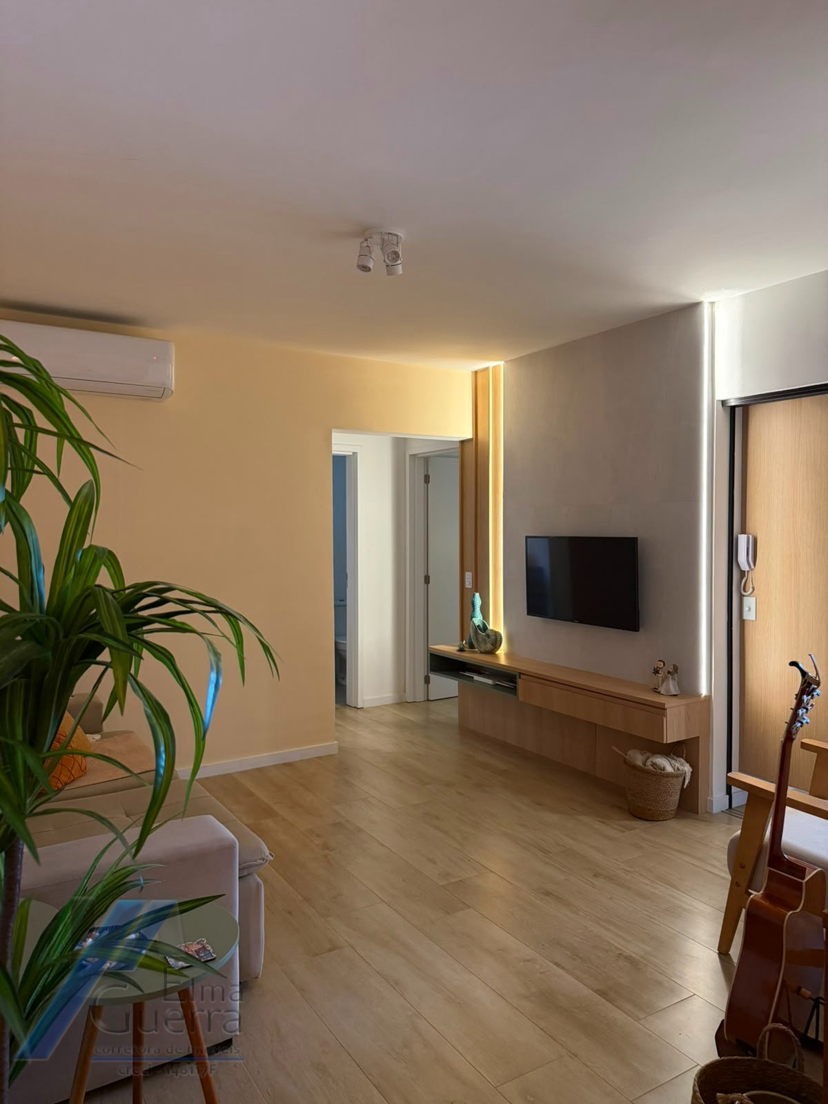 Ubatuba, Itaguá - Apartamento mobiliada com 02 dormitórios sendo 01 suíte, área de lazer completa.