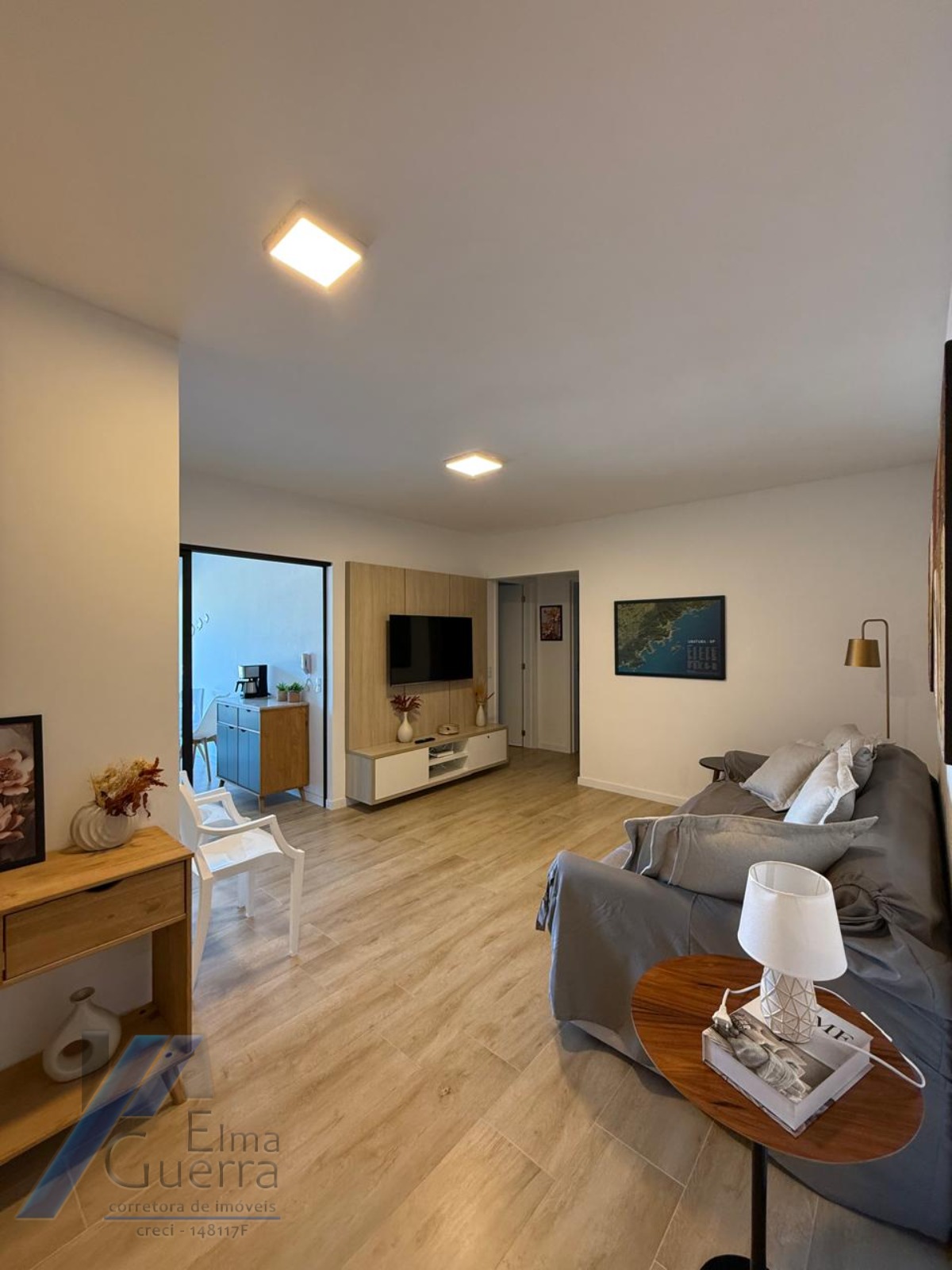 Ubatuba, Itaguá - Apartamento mobiliada com 02 dormitórios sendo 01 suíte, área de lazer completa.