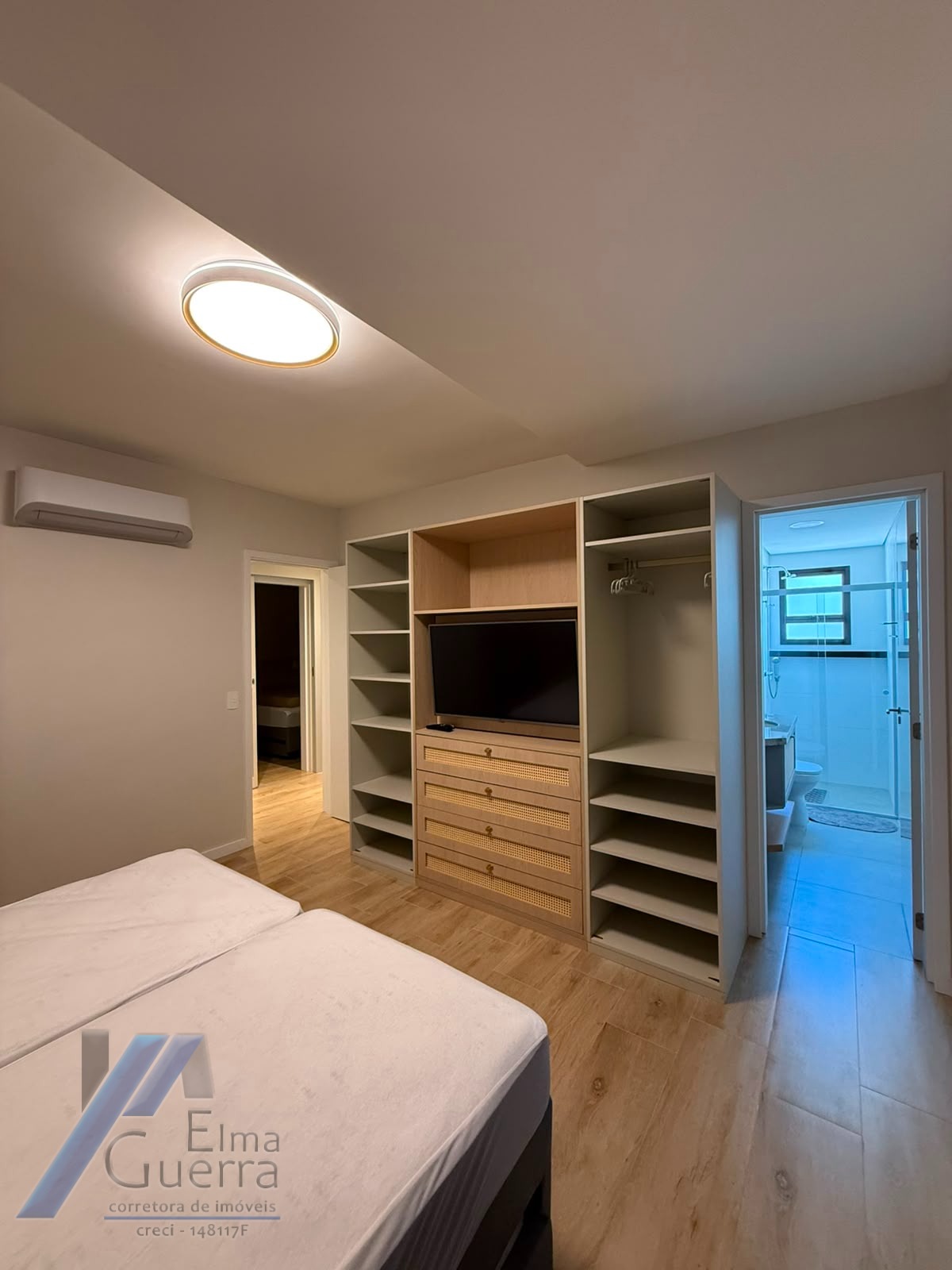 Ubatuba, Itaguá - Apartamento mobiliada com 03 dormitórios sendo 01 suíte, área de lazer completa.