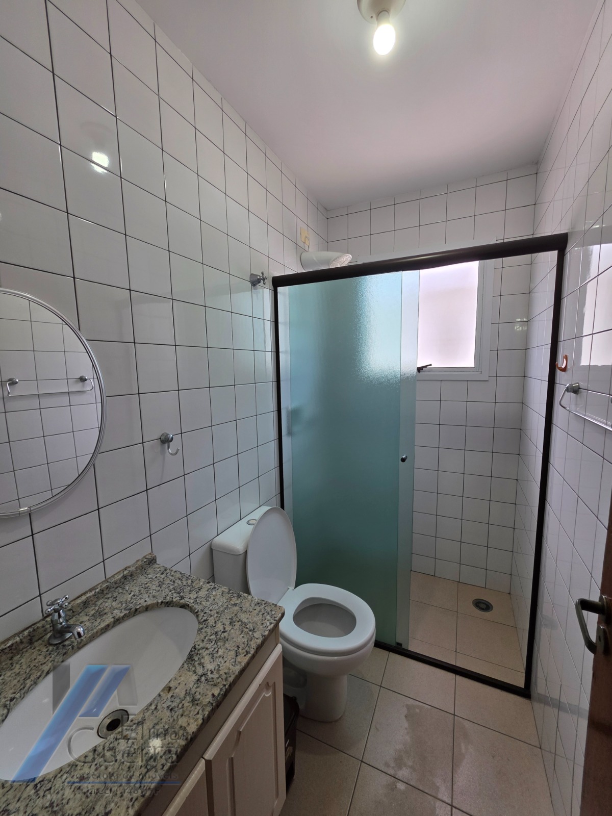 Ubatuba, Centro - Apartamento mobiliado com 03 dormitórios sendo 01 suíte e área de lazer.