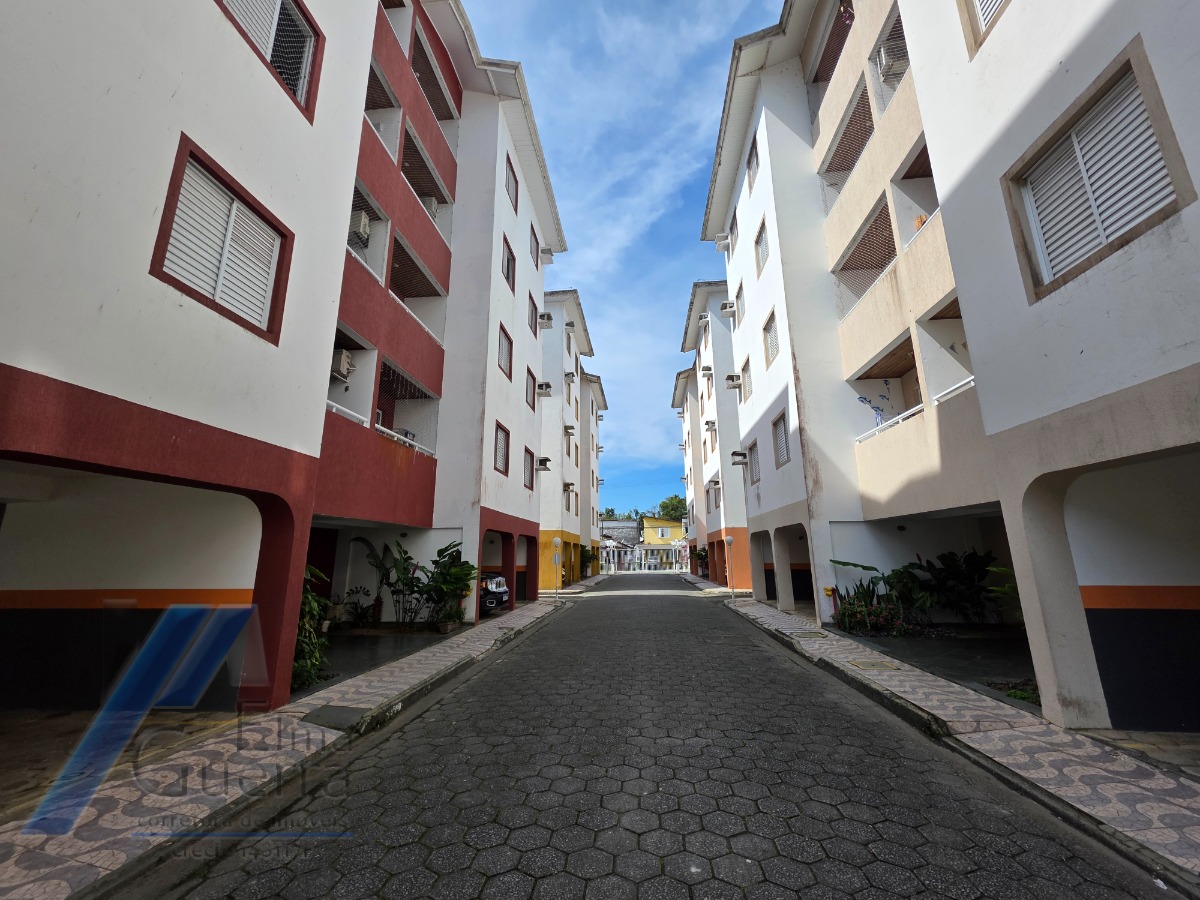 Ubatuba, Centro - Apartamento mobiliado com 03 dormitórios sendo 01 suíte e área de lazer.