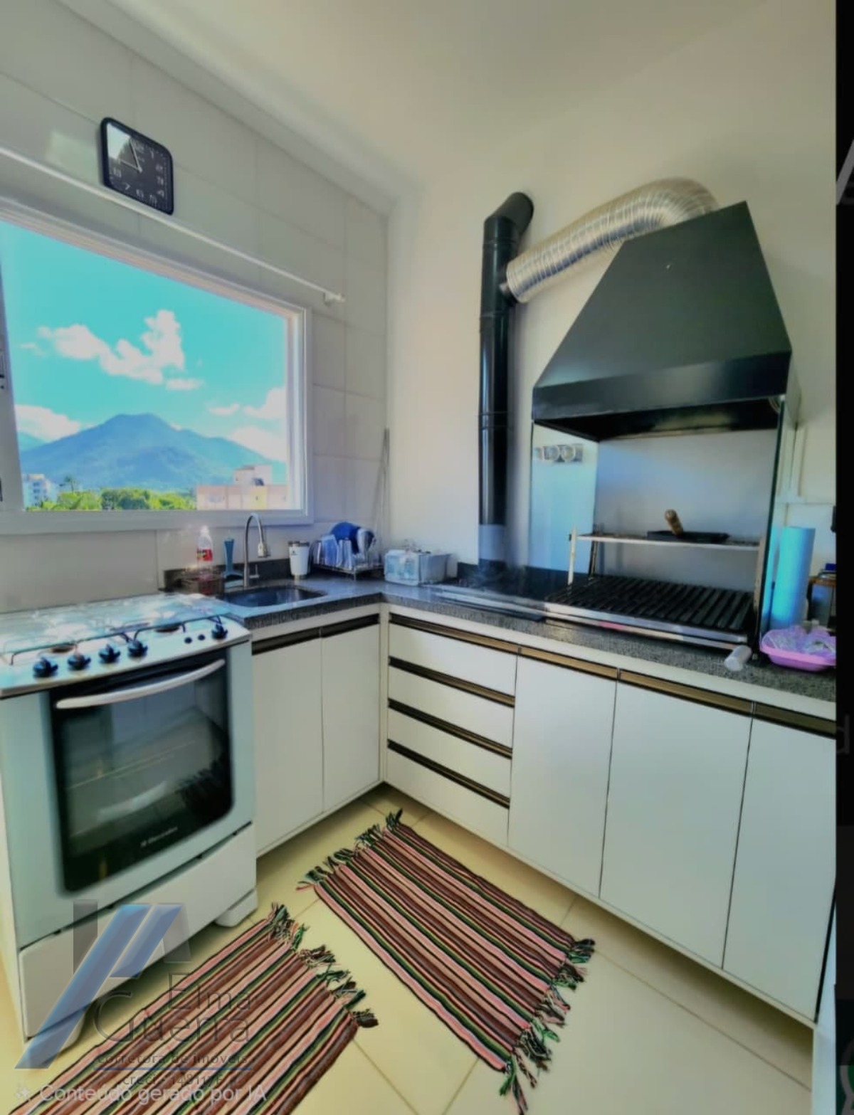 Ubatuba - Pereque açu - Apartamento com 02 dormitórios sendo 01 suíte e área de lazer.