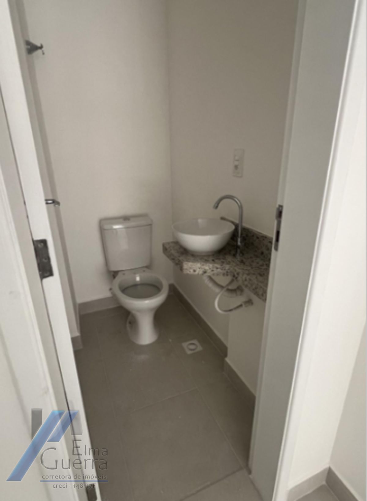 Ubatuba, Itagua - Apartamento com 02 dormitórios sendo 01 suíte e área de lazer.