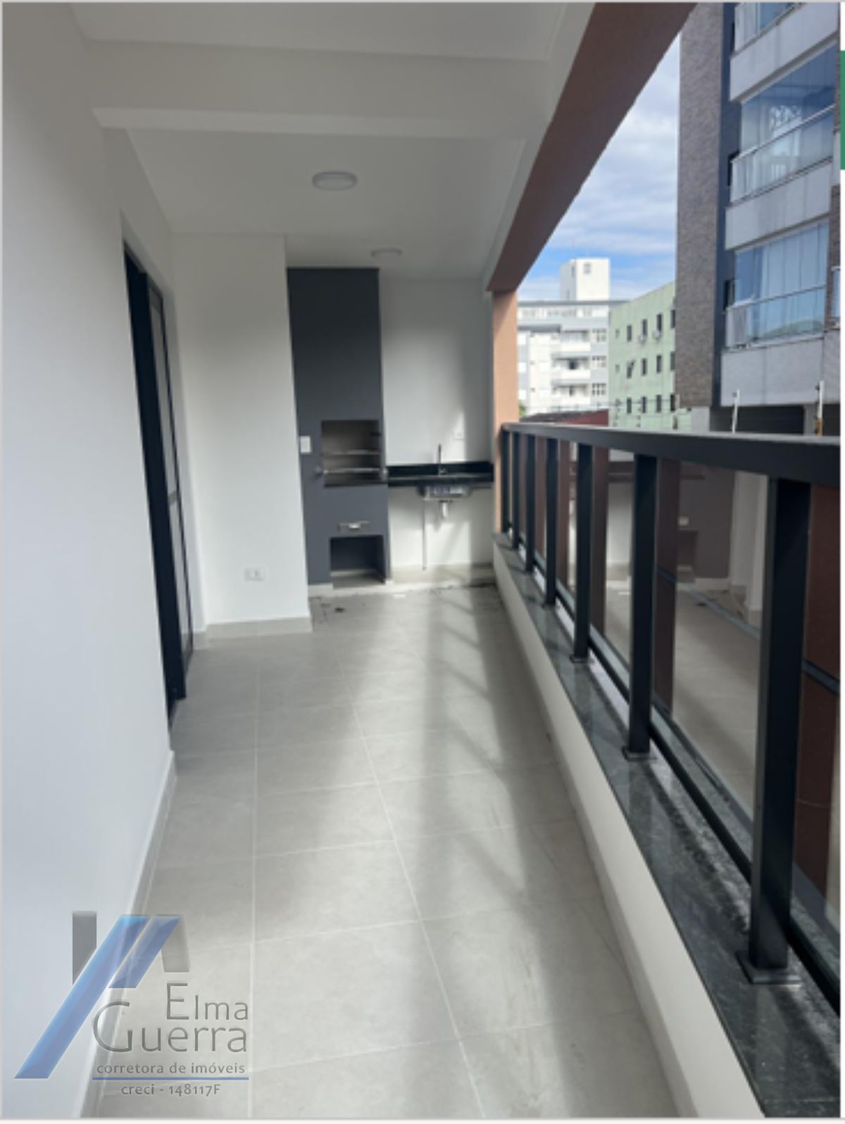Ubatuba, Itagua - Apartamento com 02 dormitórios sendo 01 suíte e área de lazer.