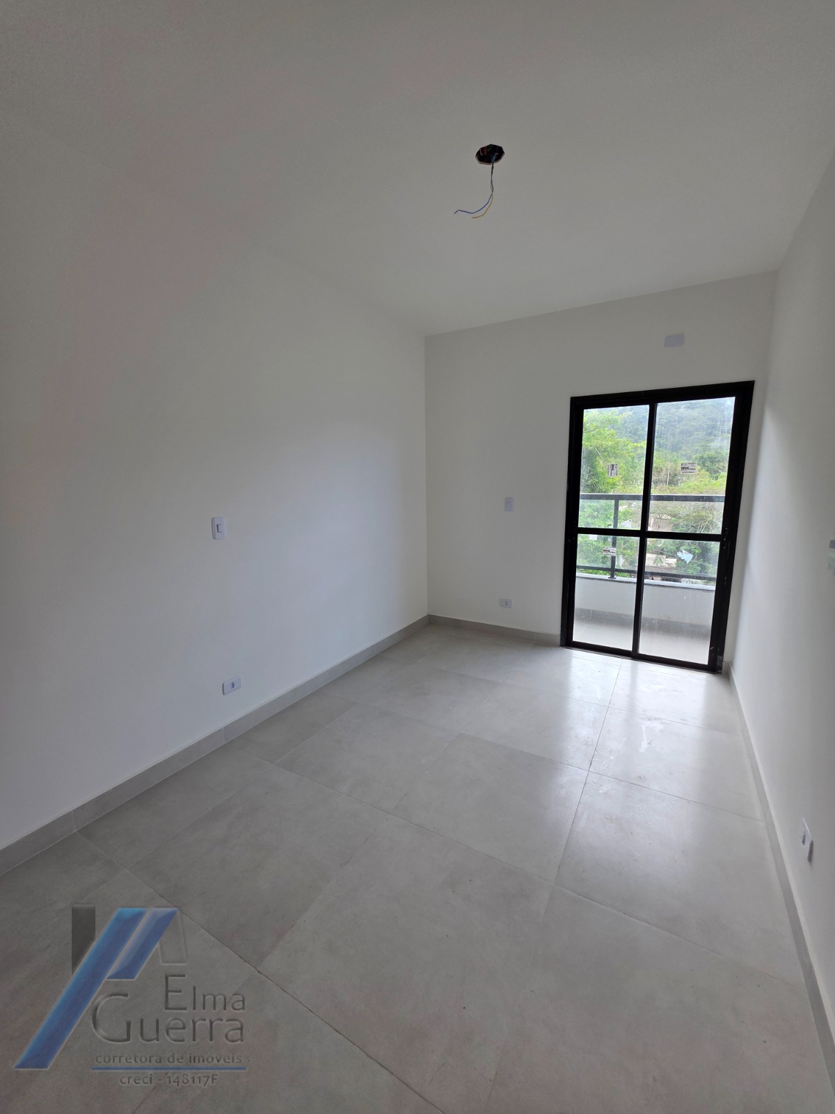 Ubatuba - Pereque açu - Apartamento novo com 02 dormitórios sendo 01 suíte e área de lazer.