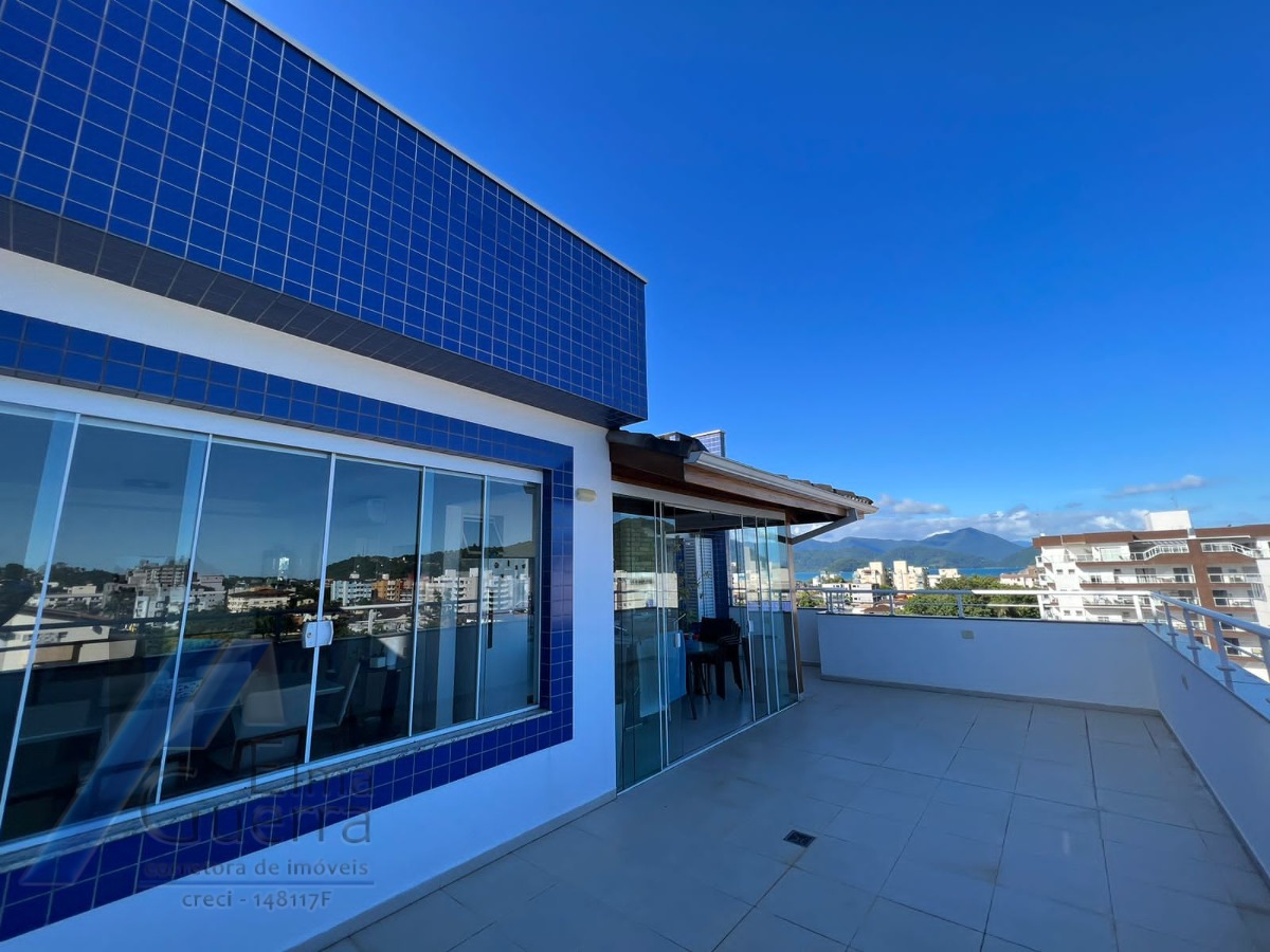 Ubatuba, Itaguá - Apartamento cobertura com 03 suítes e área de lazer com vista para o mar.
