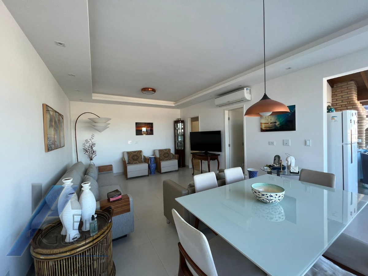 Ubatuba, Itaguá - Apartamento cobertura com 03 suítes e área de lazer com vista para o mar.