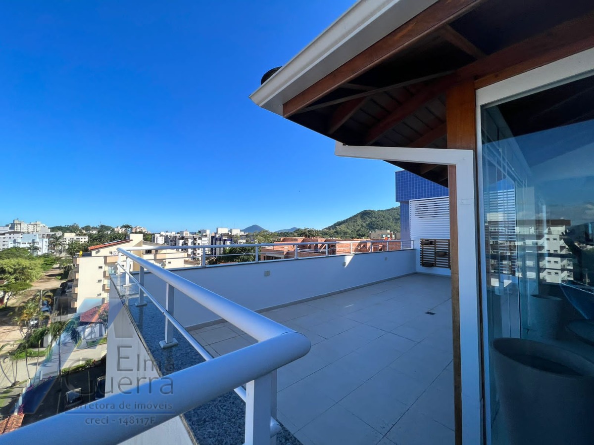 Ubatuba, Itaguá - Apartamento cobertura com 03 suítes e área de lazer com vista para o mar.