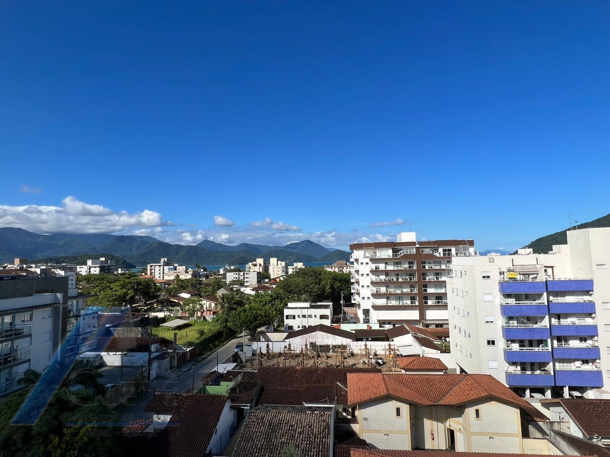 Ubatuba, Itaguá - Apartamento cobertura com 03 suítes e área de lazer com vista para o mar.