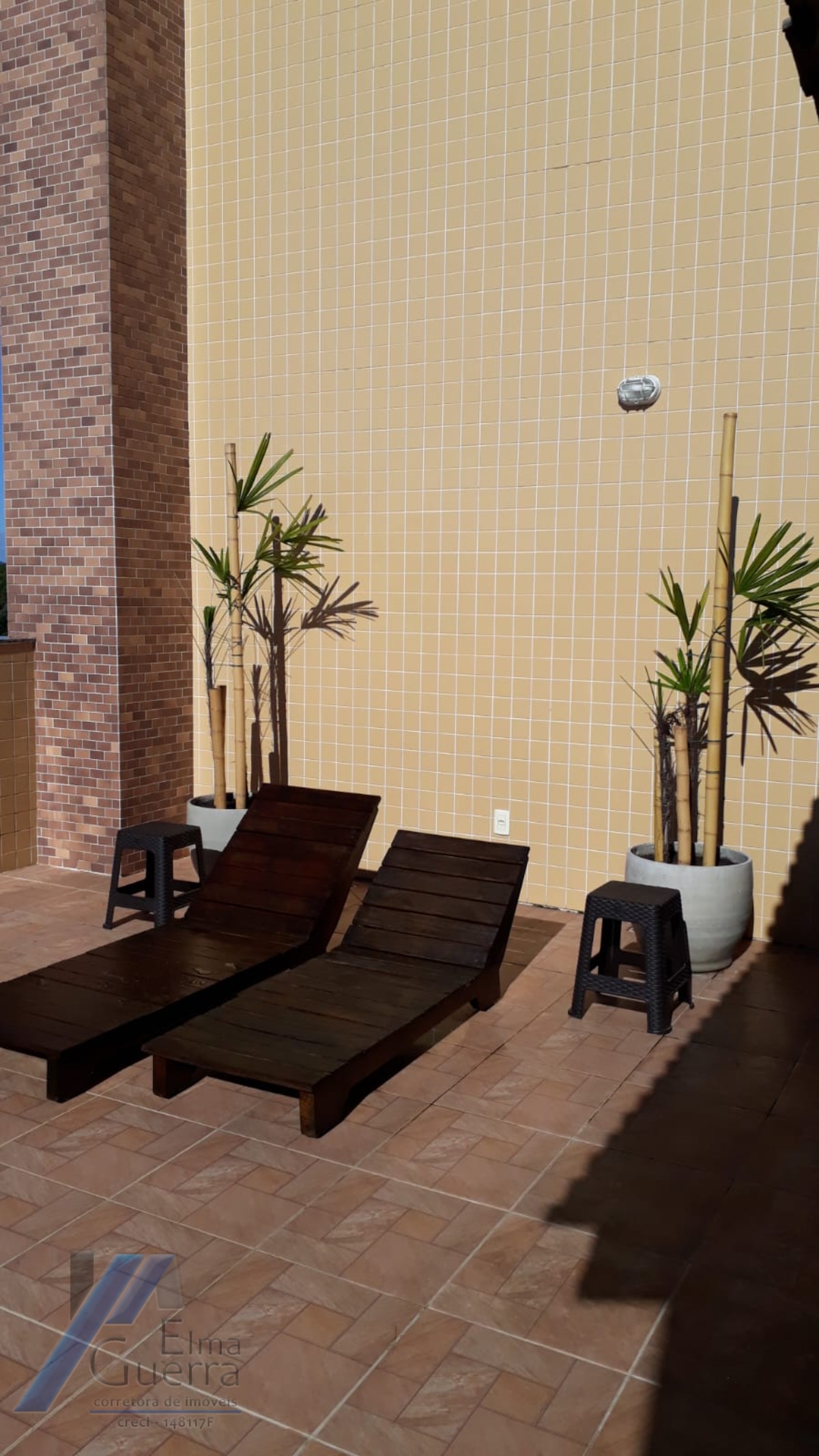 Ubatuba, Itaguá - Apartamento cobertura com 03 dormitórios sendo 01 suíte e área de lazer.