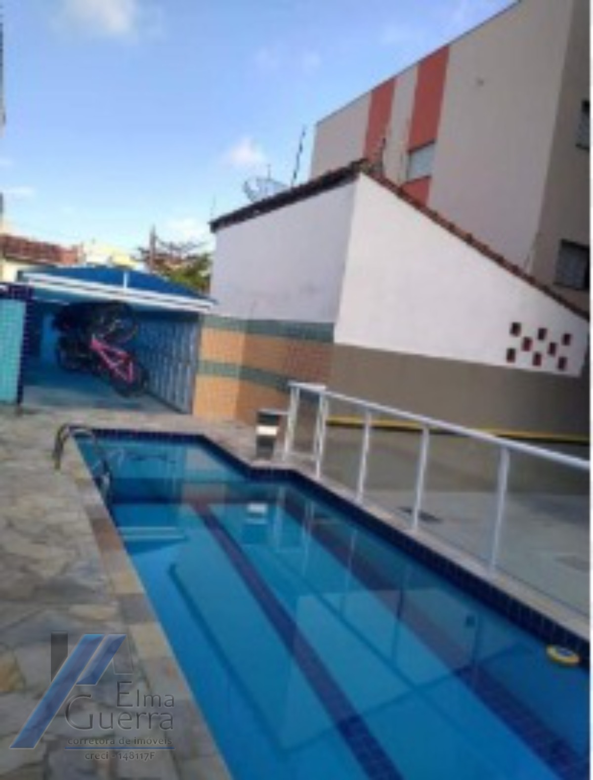 Ubatuba, Itaguá - Apartamento cobertura com 03 dormitórios sendo 01 suíte e área de lazer.