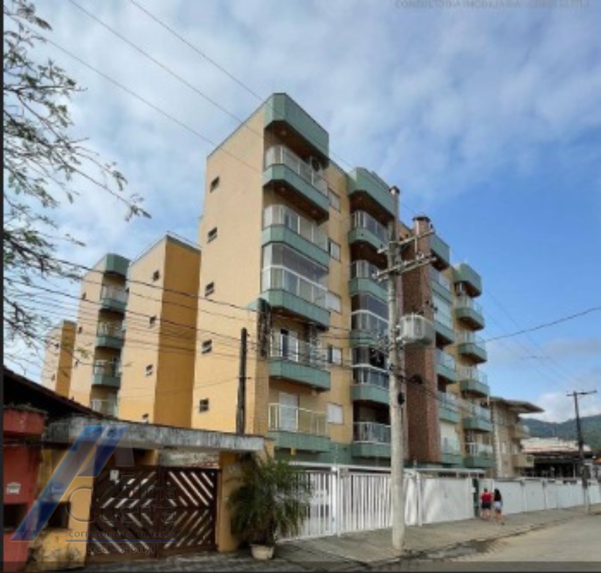 Ubatuba, Itaguá - Apartamento cobertura com 03 dormitórios sendo 01 suíte e área de lazer.