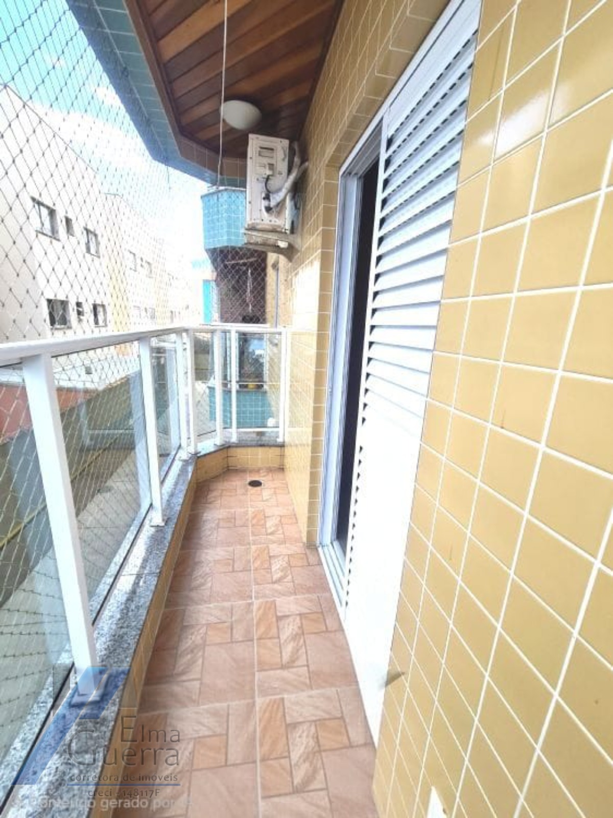 Ubatuba, Itaguá - Apartamento cobertura com 03 dormitórios sendo 01 suíte e área de lazer.
