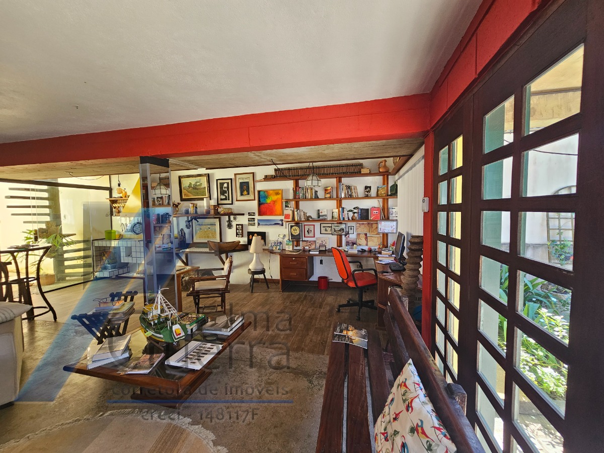 Ubatuba, Centro - Casa com 5 quartos, sendo 3 suítes