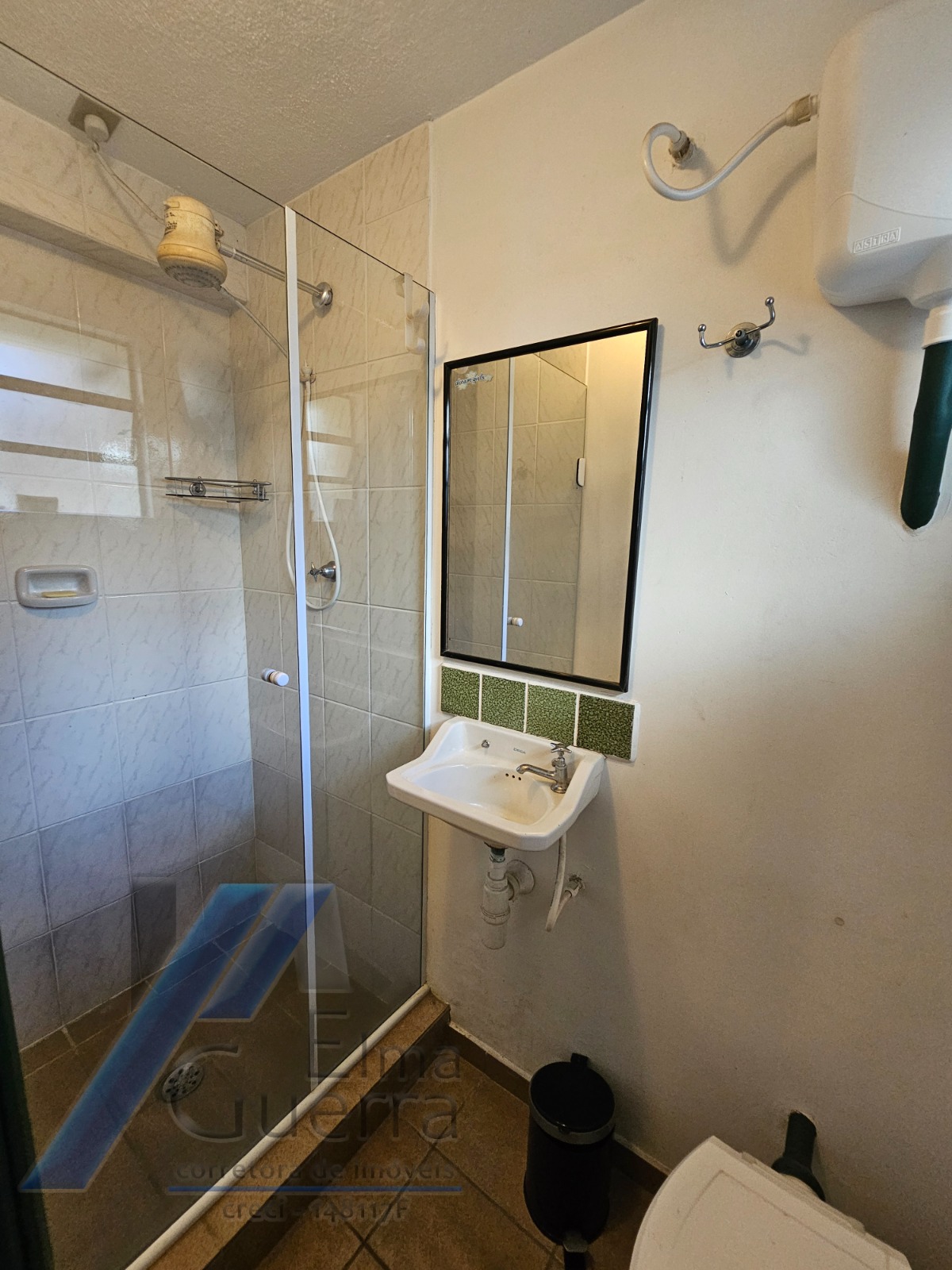 Ubatuba, Centro - Casa com 5 quartos, sendo 3 suítes