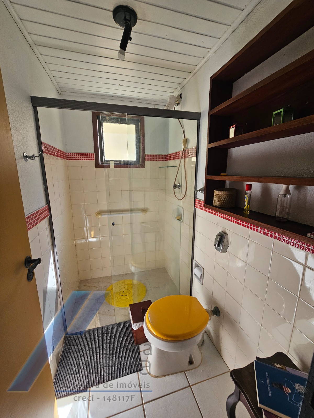 Ubatuba, Centro - Casa com 5 quartos, sendo 3 suítes