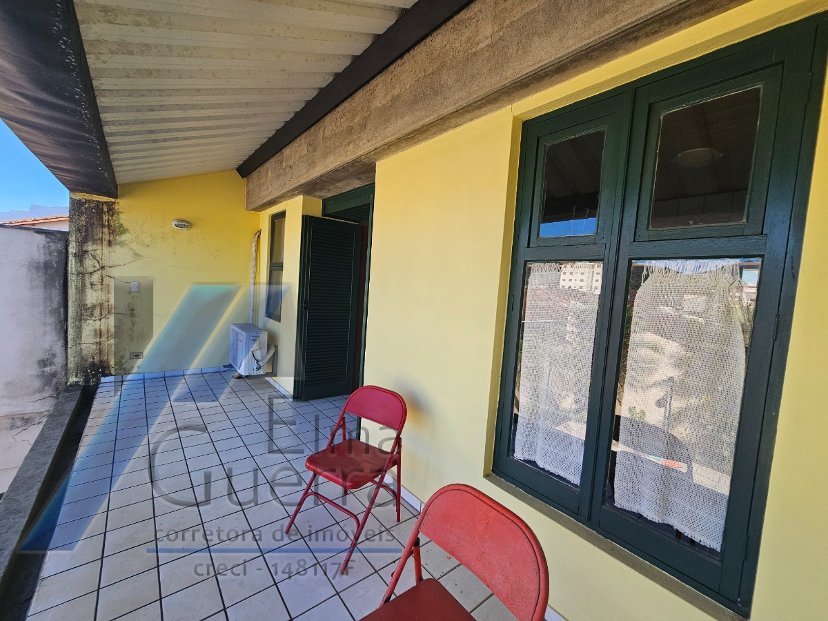 Ubatuba, Centro - Casa com 5 quartos, sendo 3 suítes