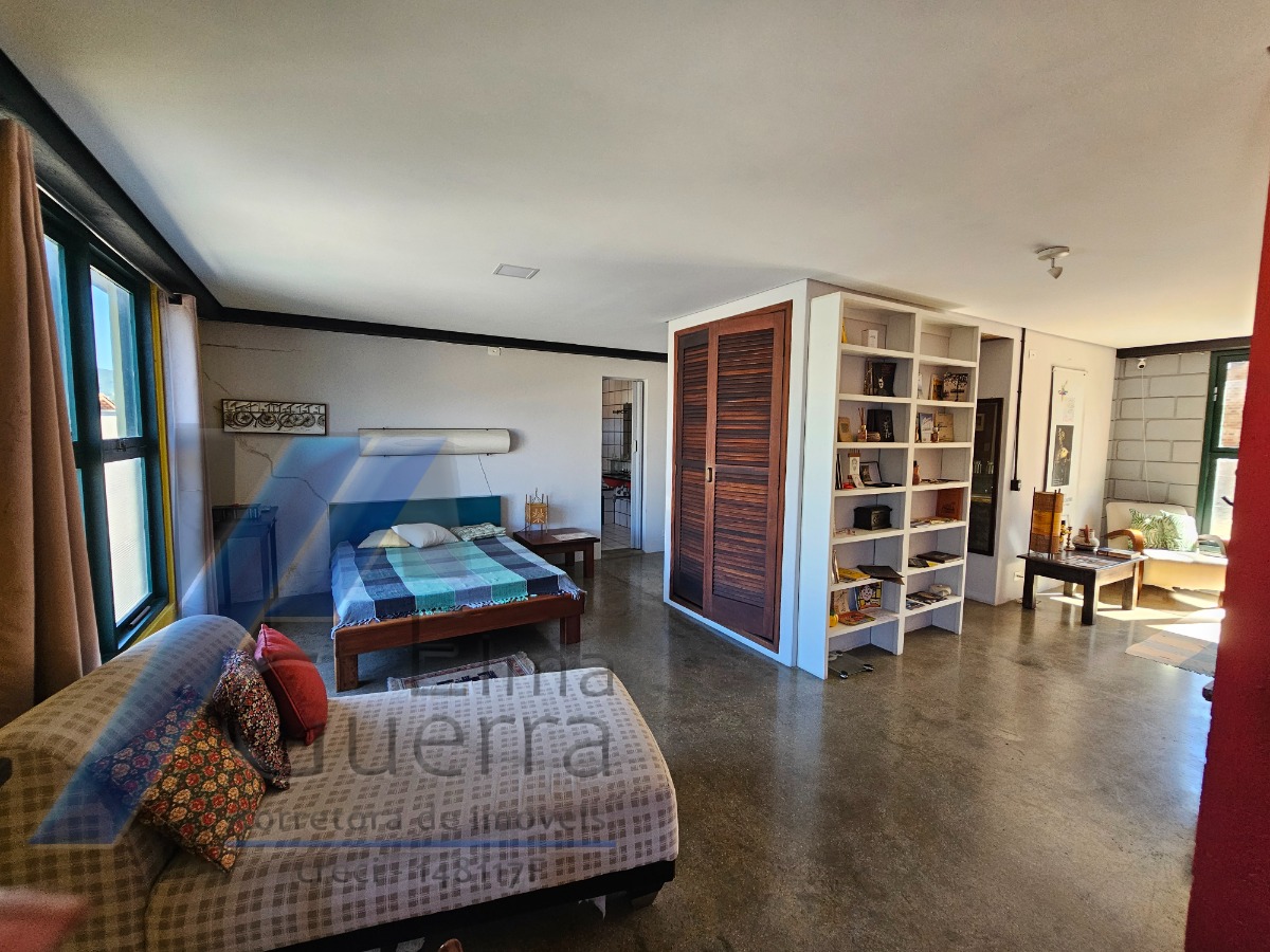 Ubatuba, Centro - Casa com 5 quartos, sendo 3 suítes
