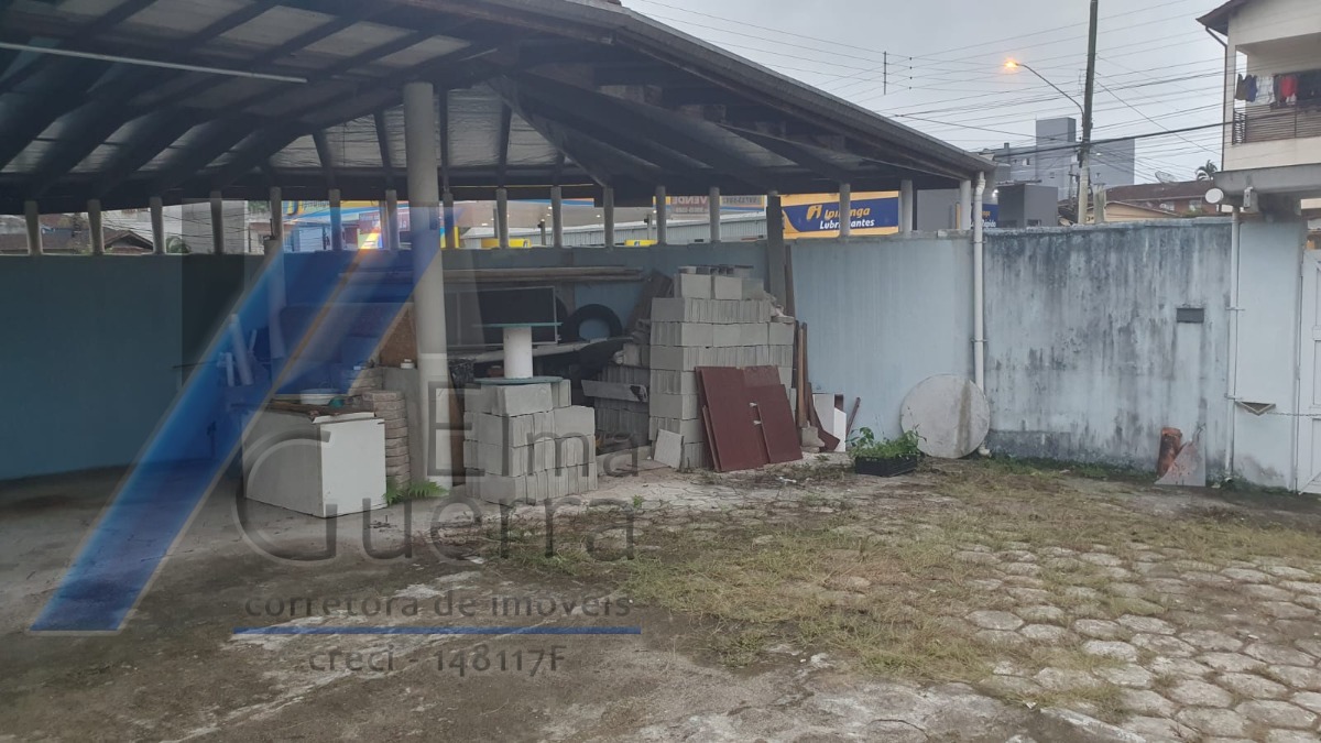 Perequê Açu, Ubatuba - Casa eicula com 1 dormitório e terreno de 283 m2.