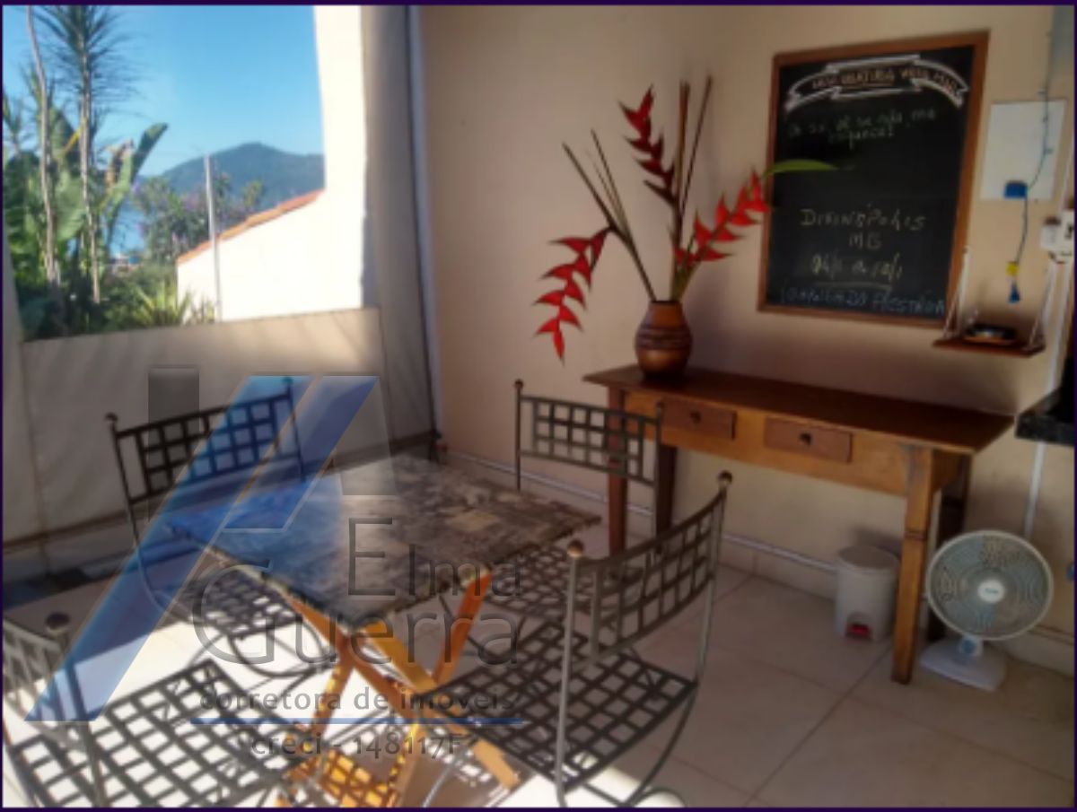 Ubatuba, Enseada - Casa com 05 dormitórios com vista para o mar.