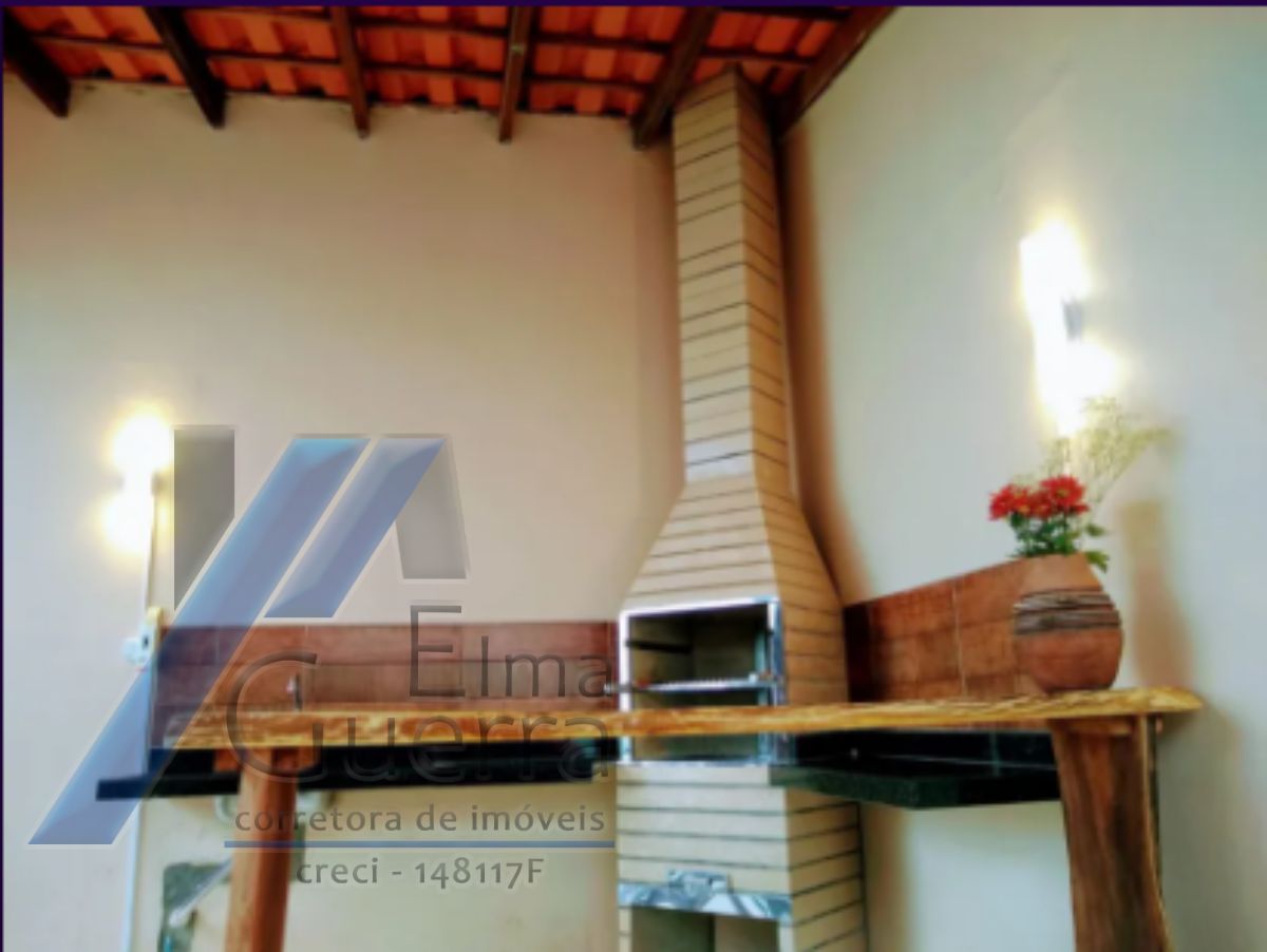 Ubatuba, Enseada - Casa com 05 dormitórios com vista para o mar.