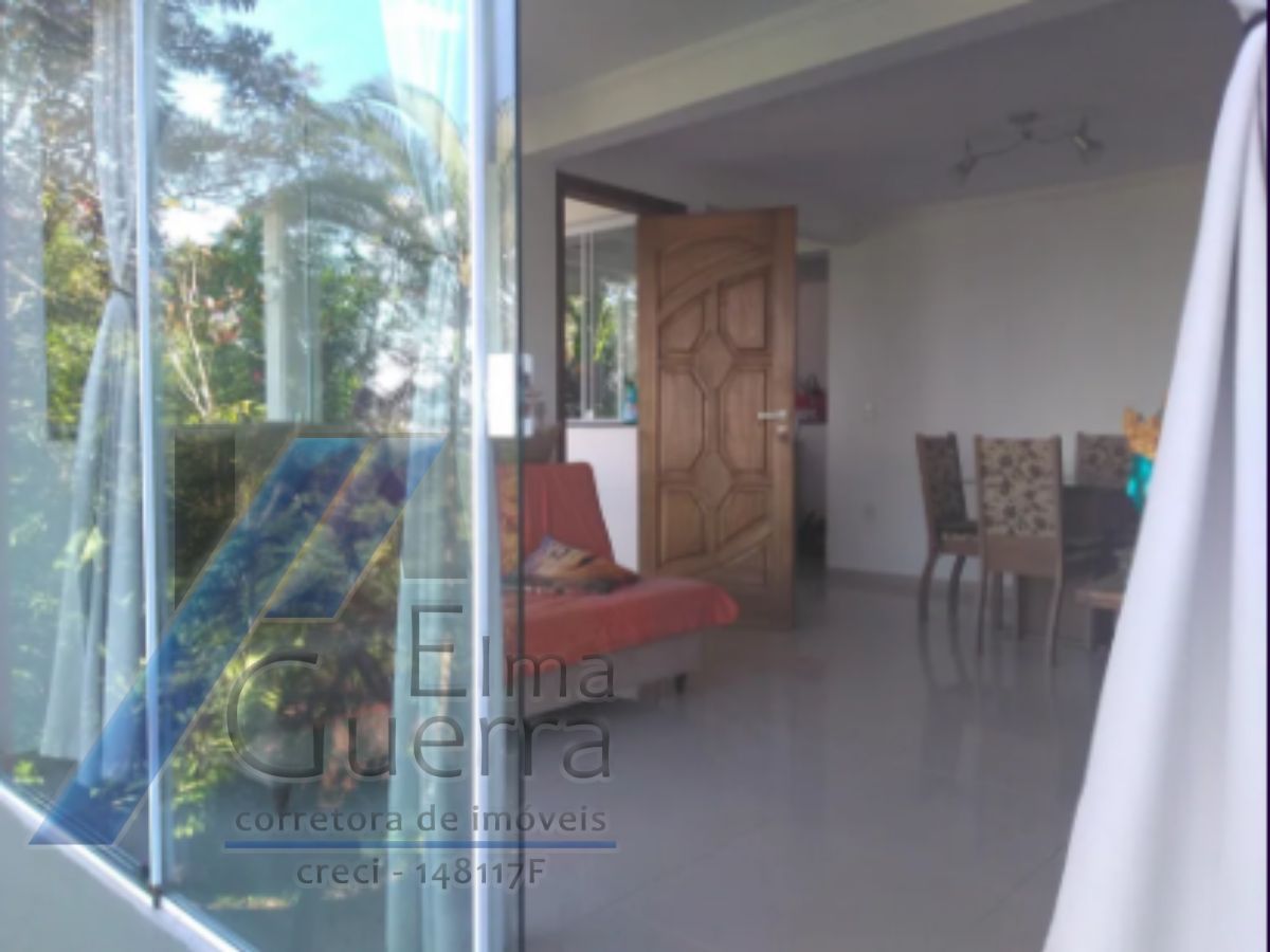 Ubatuba, Enseada - Casa com 05 dormitórios com vista para o mar.