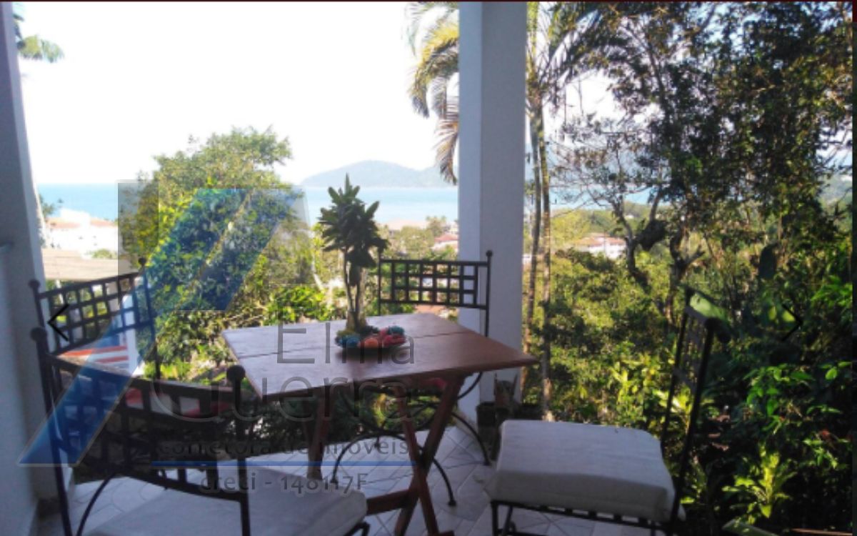 Ubatuba, Enseada - Casa com 05 dormitórios com vista para o mar.