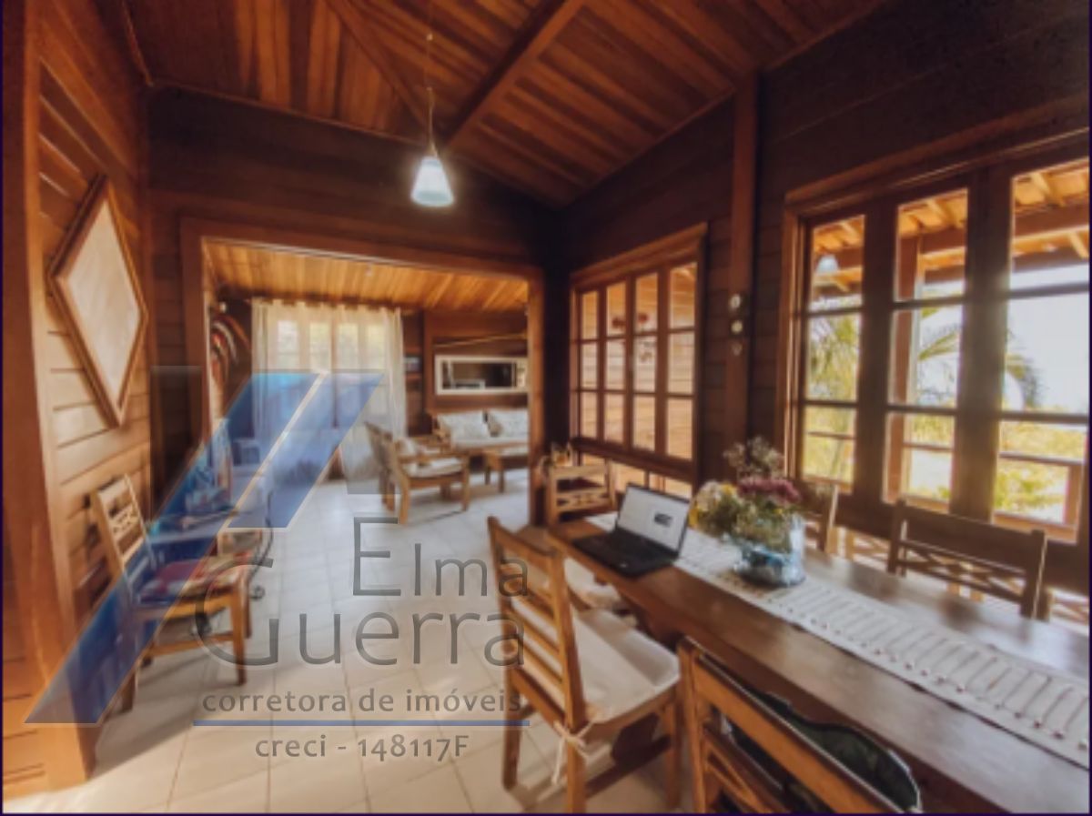 Ubatuba, Enseada - Casa com 05 dormitórios com vista para o mar.