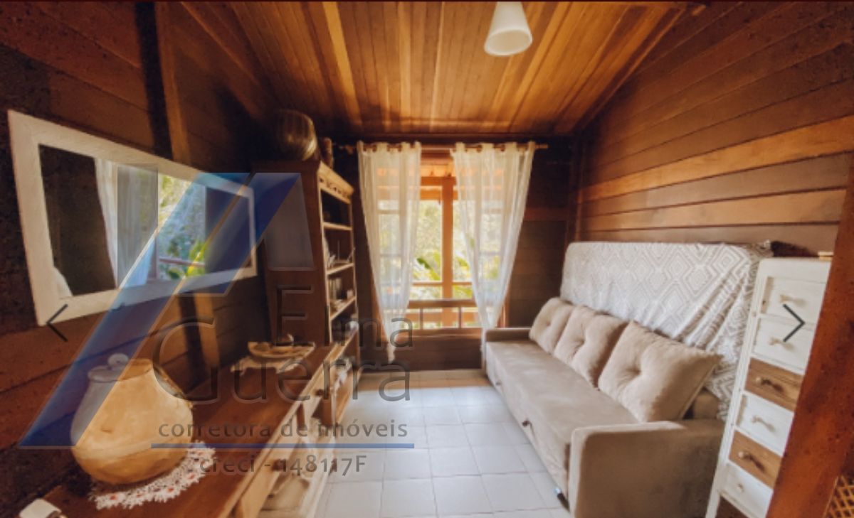 Ubatuba, Enseada - Casa com 05 dormitórios com vista para o mar.