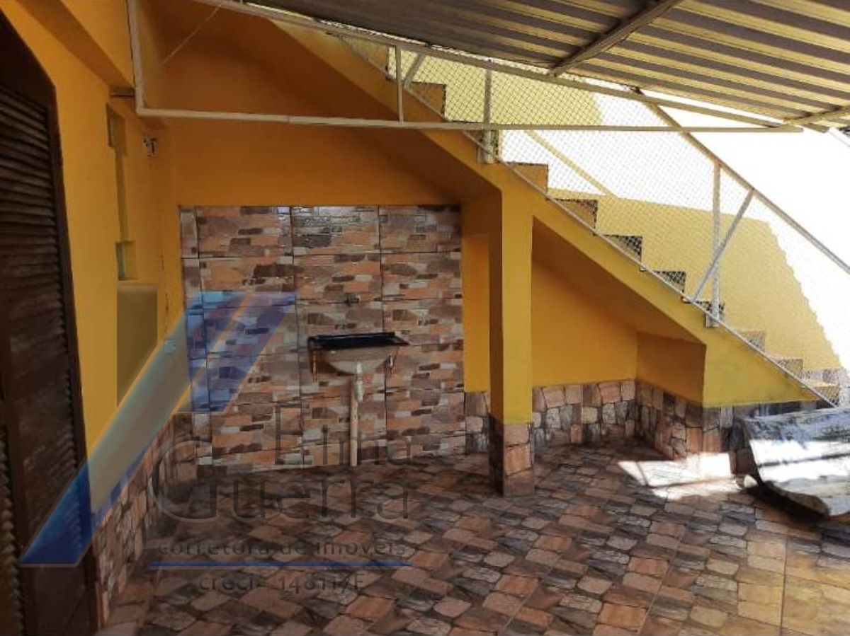 Ubatuba, Perequê Açu - Casa a 200 metros da praia com 03 dormitórios.