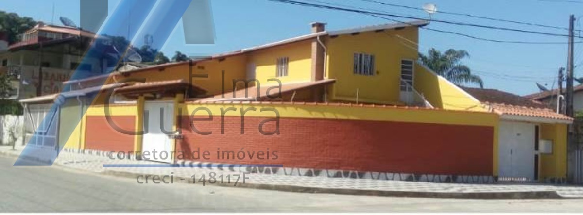 Ubatuba, Perequê Açu - Casa a 200 metros da praia com 03 dormitórios.