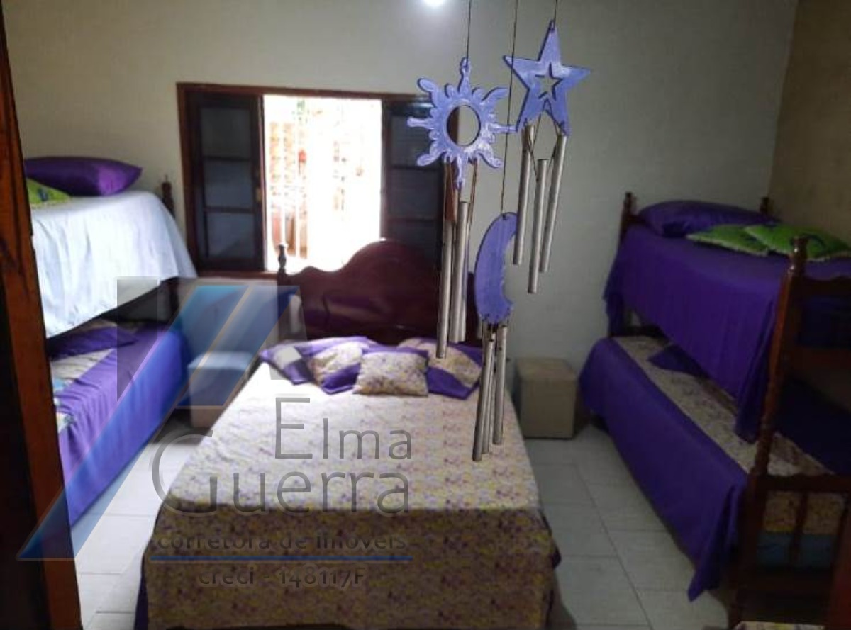Ubatuba, Perequê Açu - Casa a 200 metros da praia com 03 dormitórios.