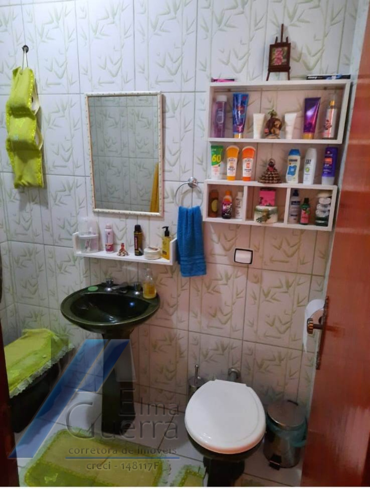 Ubatuba, Perequê Açu - Casa a 200 metros da praia com 03 dormitórios.
