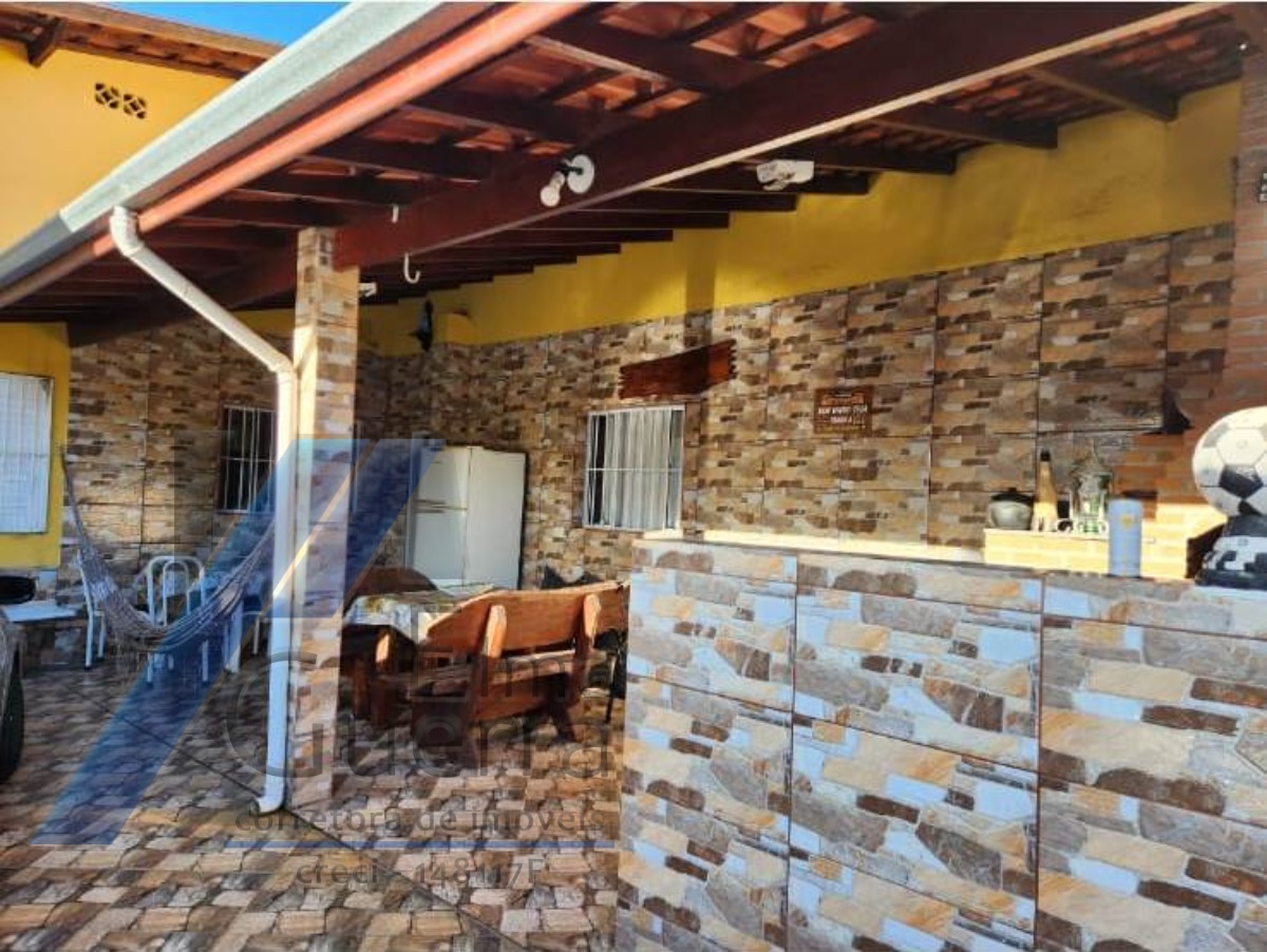 Ubatuba, Perequê Açu - Casa a 200 metros da praia com 03 dormitórios.