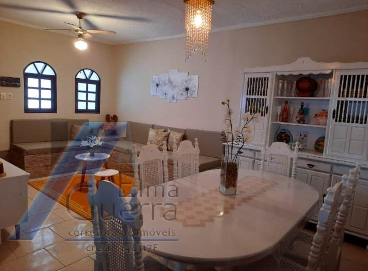Ubatuba, Perequê Açu - Casa a 200 metros da praia com 03 dormitórios.