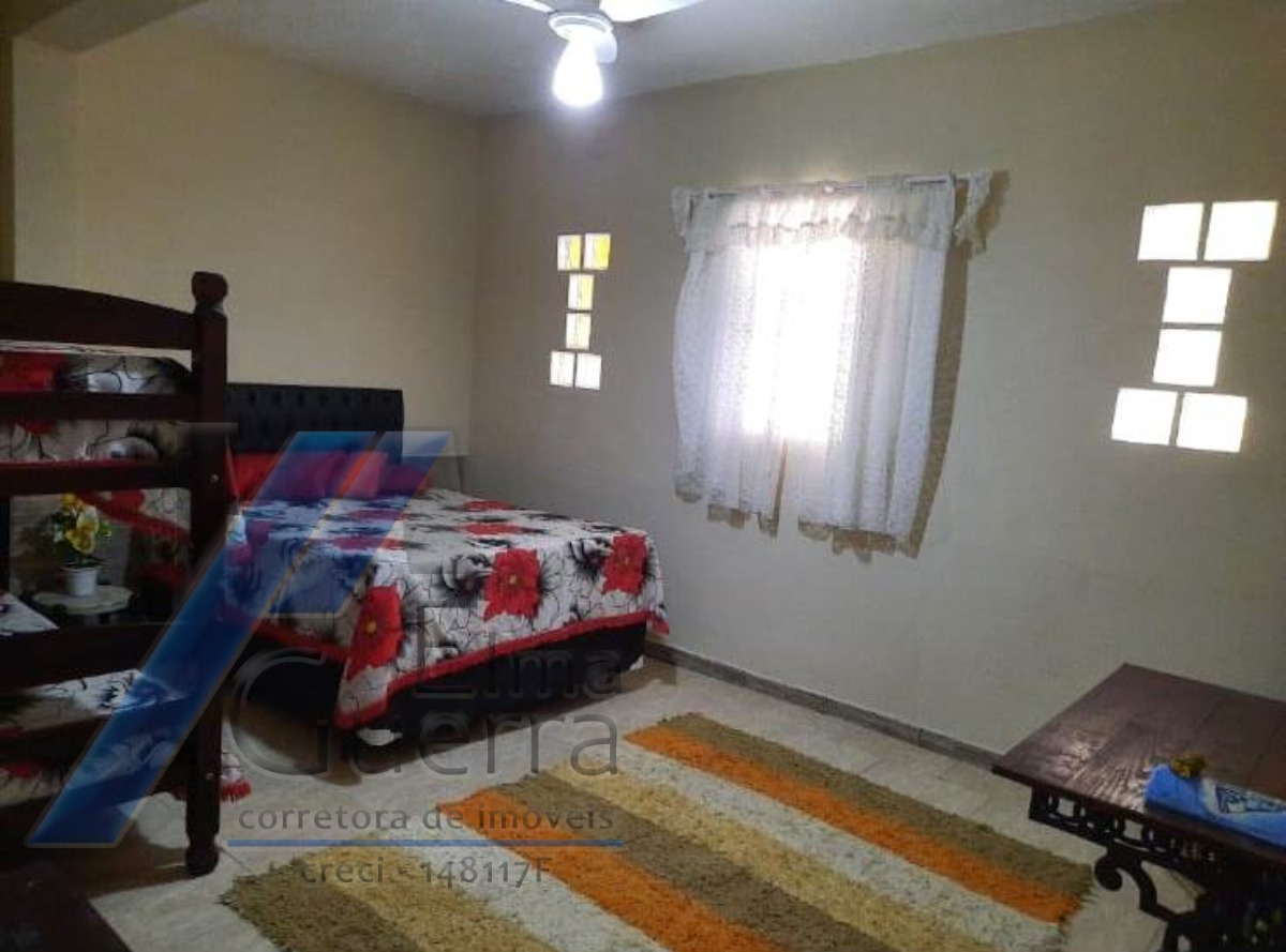 Ubatuba, Perequê Açu - Casa a 200 metros da praia com 03 dormitórios.